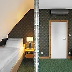 Hotel Authentic