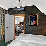 Hotel Authentic