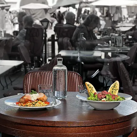 Ξενοδοχείο Authentic 4*