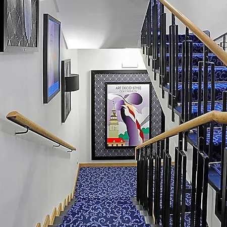 Hotel Authentic 4*