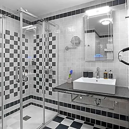 Hotel Authentic 4*